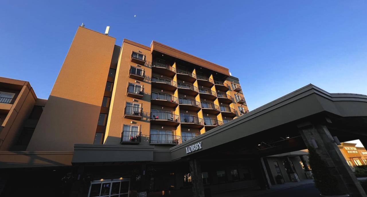 Coast Capri Hotel Kelowna Exterior photo