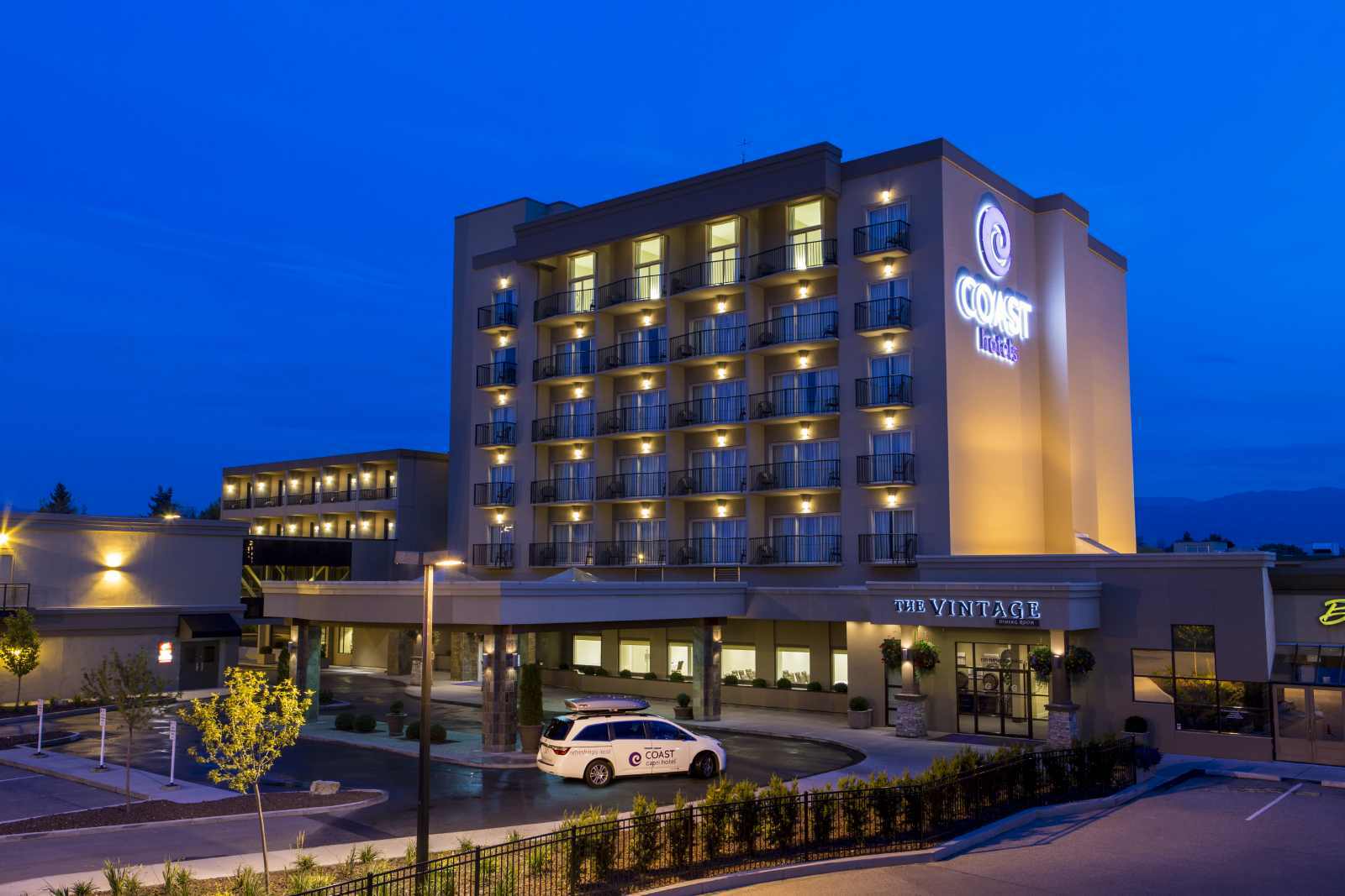 Coast Capri Hotel Kelowna Exterior photo